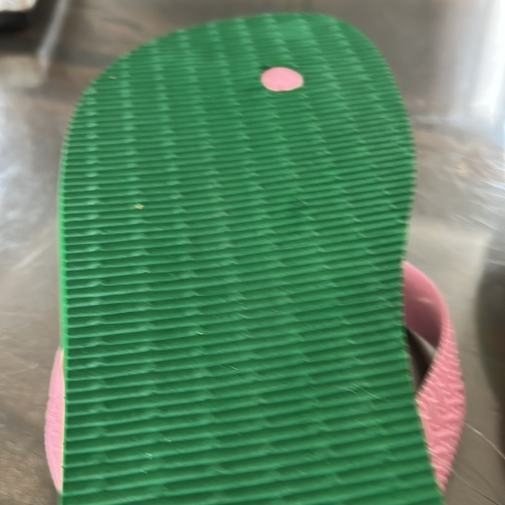 Havaianas Green and Pink Floral Sandals. Brand New - Picture 3 of 3